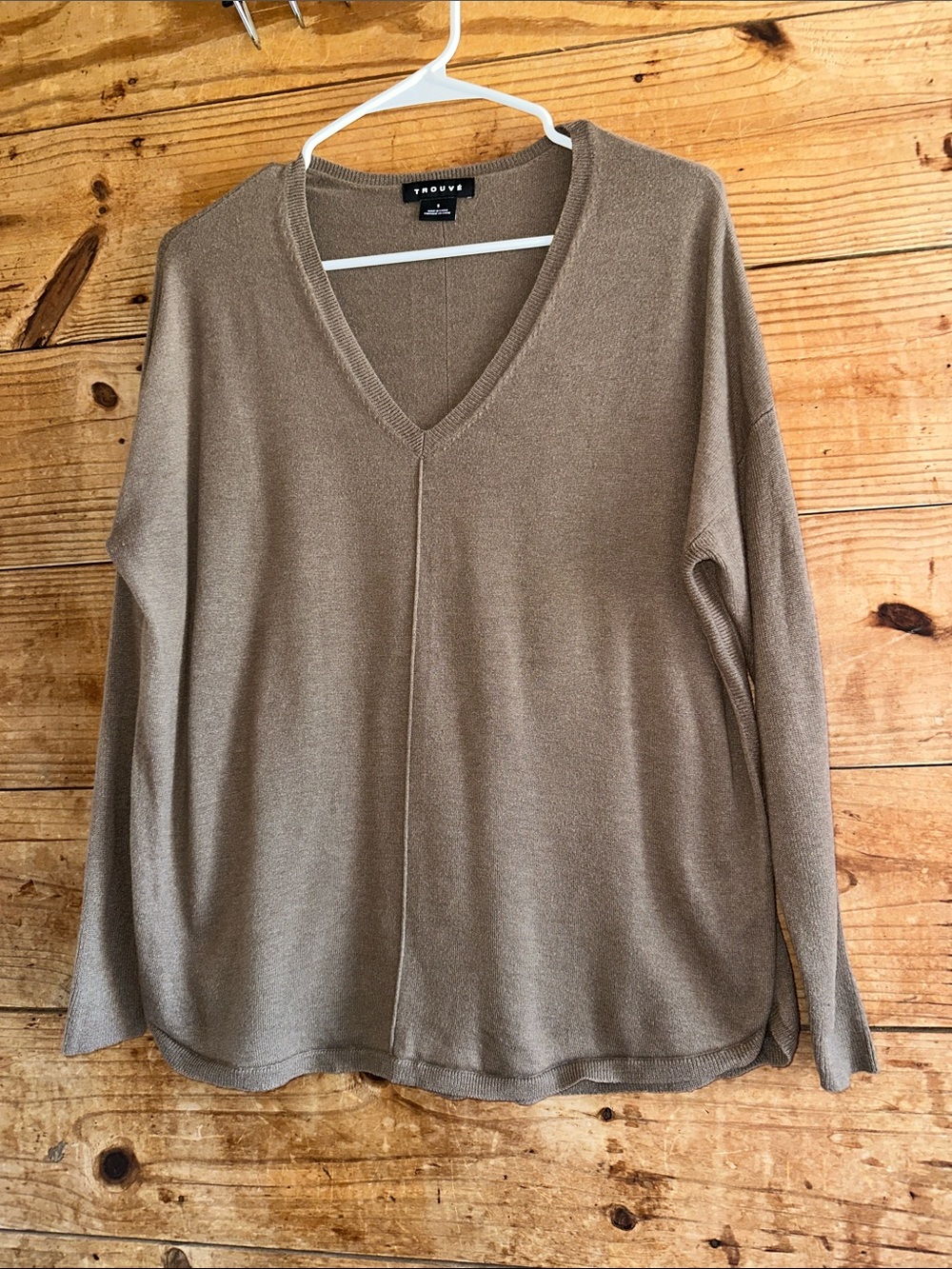 Trouve V-Neck Tunic Sweater in Taupe 2% Cashmere